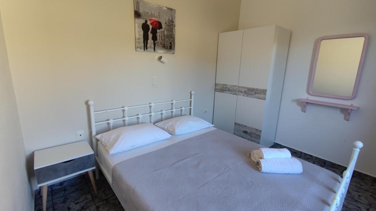 Ferienwohnung Tramonto Nel Delfini Kini Exterior foto