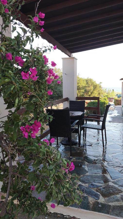 Ferienwohnung Tramonto Nel Delfini Kini Exterior foto