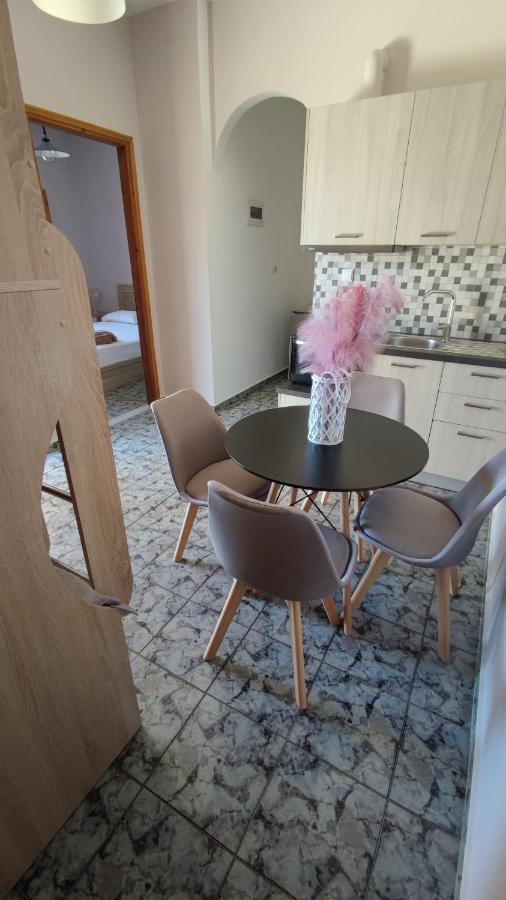 Ferienwohnung Tramonto Nel Delfini Kini Exterior foto
