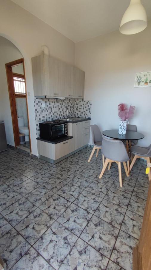Ferienwohnung Tramonto Nel Delfini Kini Exterior foto