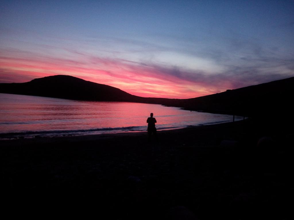 Ferienwohnung Tramonto Nel Delfini Kini Exterior foto
