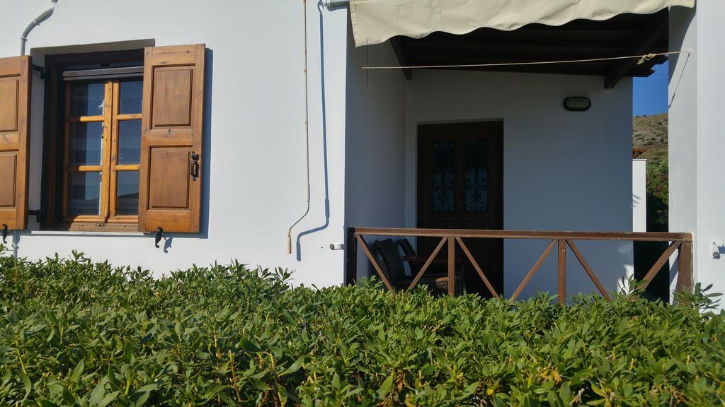 Ferienwohnung Tramonto Nel Delfini Kini Exterior foto