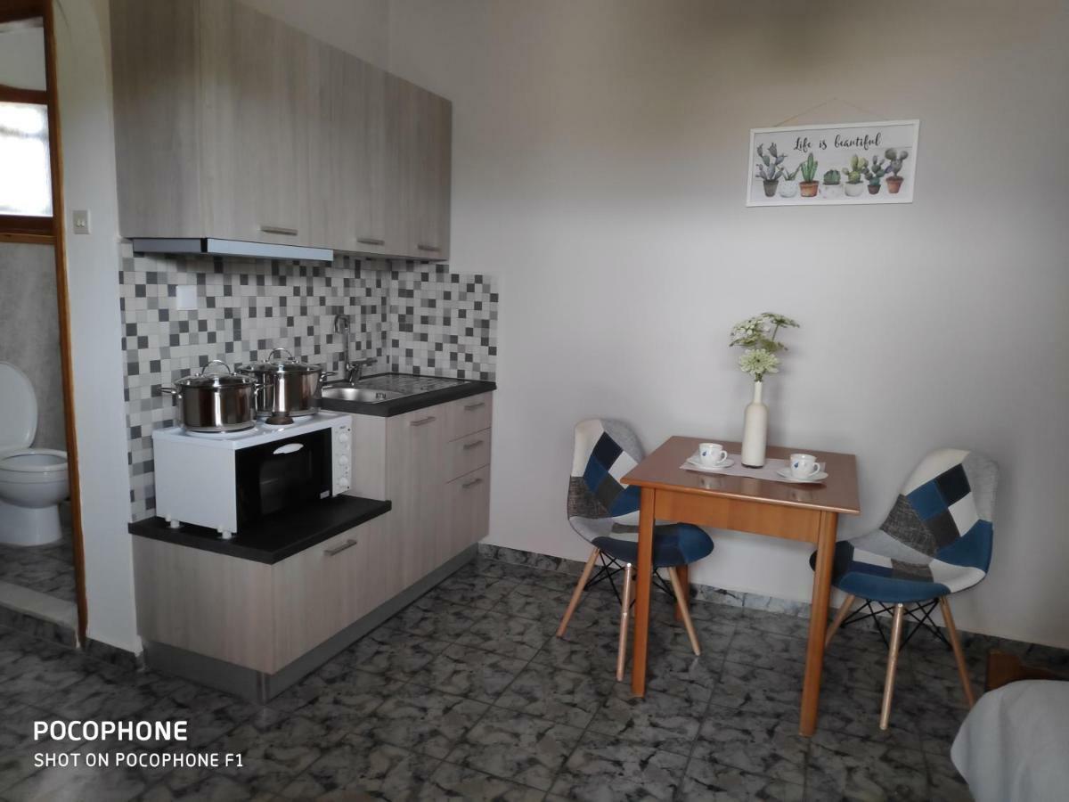 Ferienwohnung Tramonto Nel Delfini Kini Exterior foto