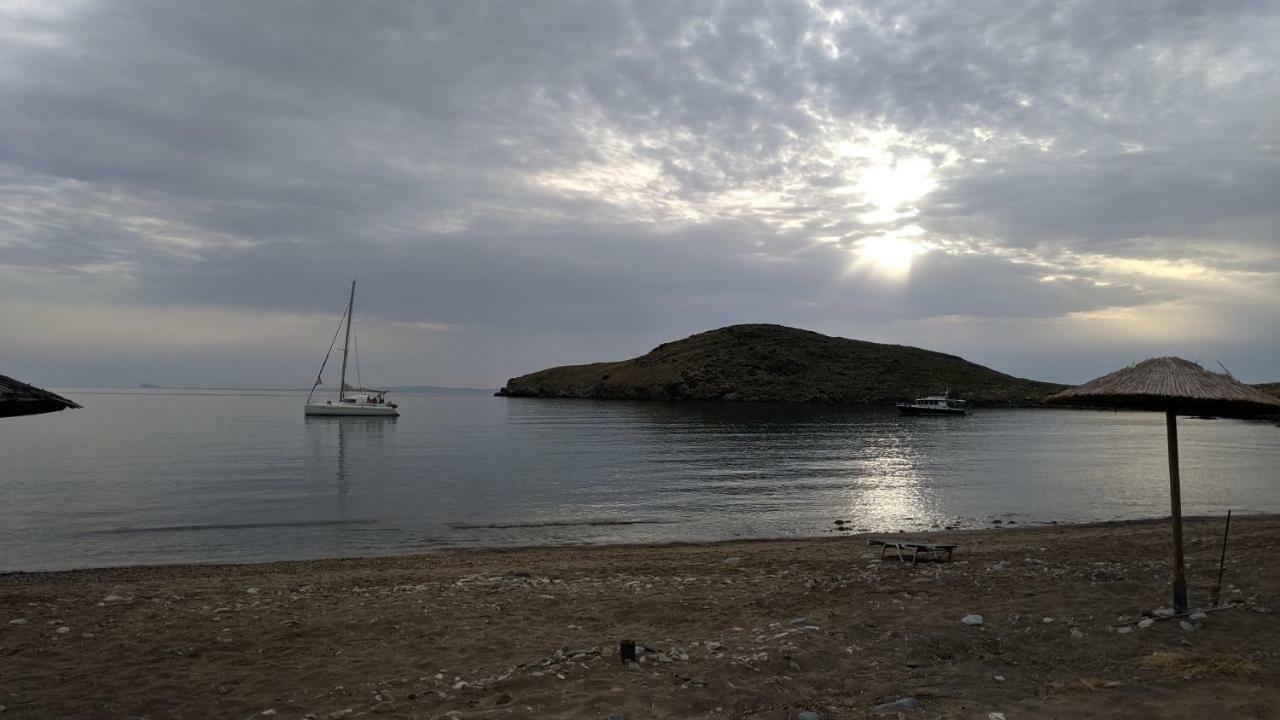 Ferienwohnung Tramonto Nel Delfini Kini Exterior foto