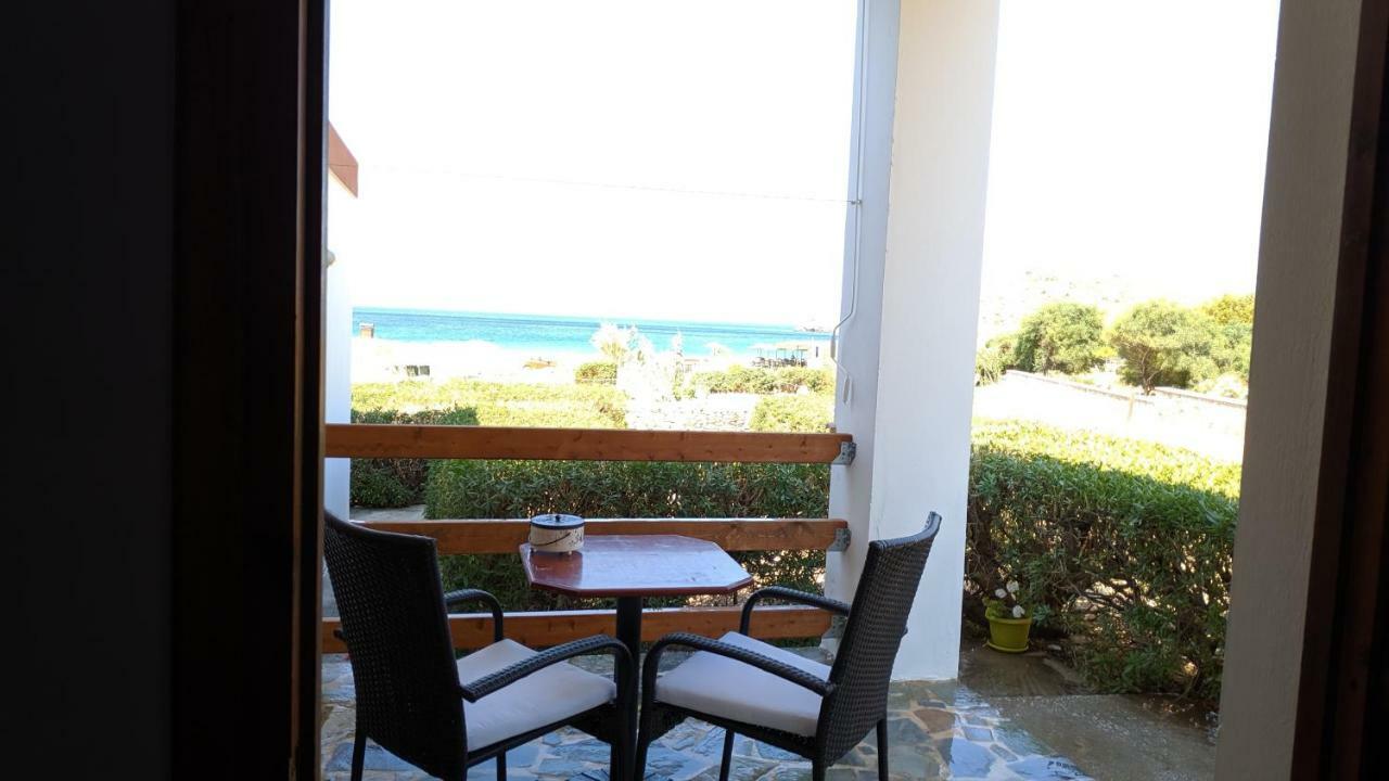 Ferienwohnung Tramonto Nel Delfini Kini Exterior foto